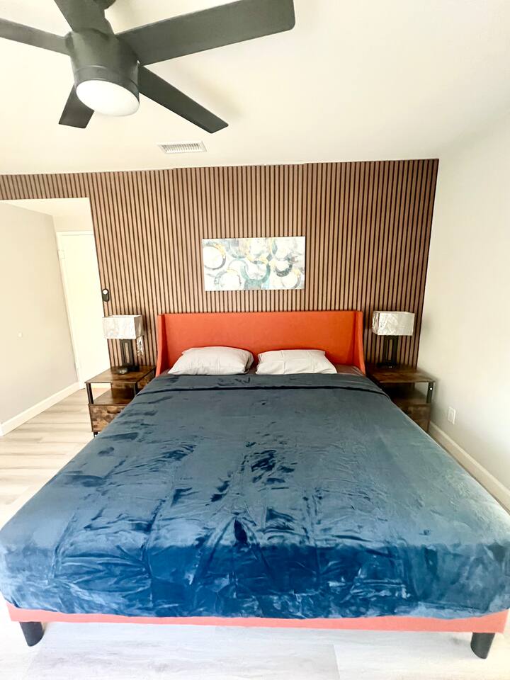 COZY BEDROOM, CEILING FAN BEDROOM