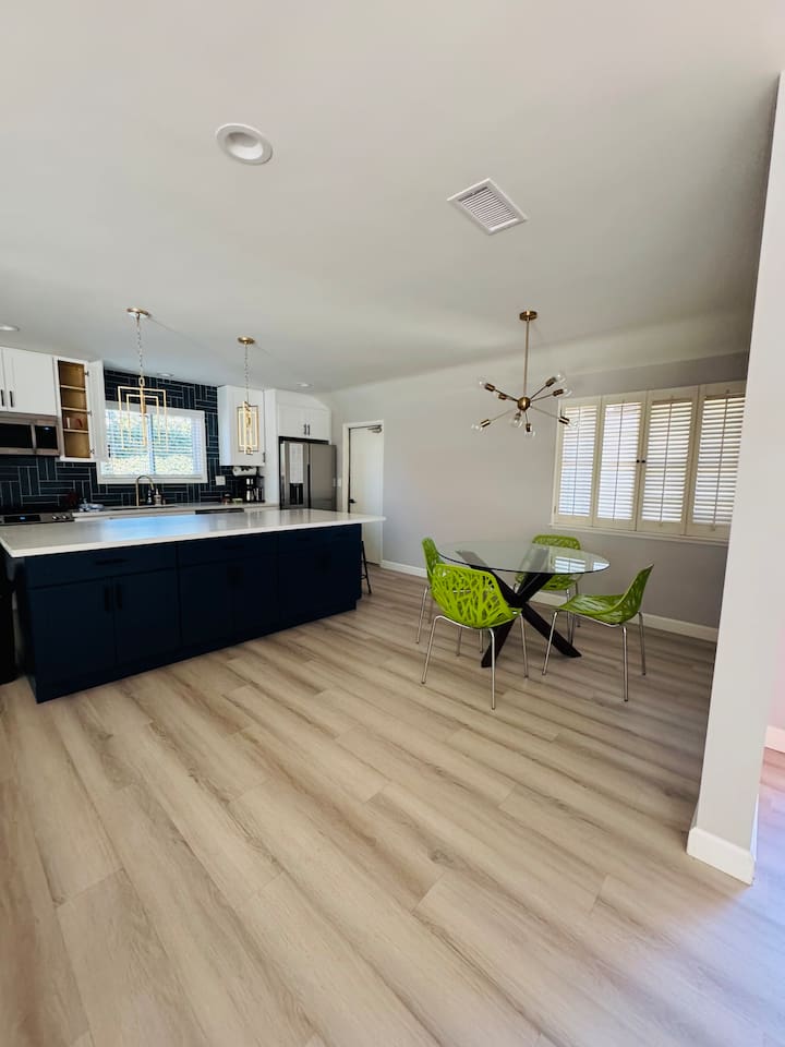 OPEN PLAN LIVING, BRIGHT INTERIOR.