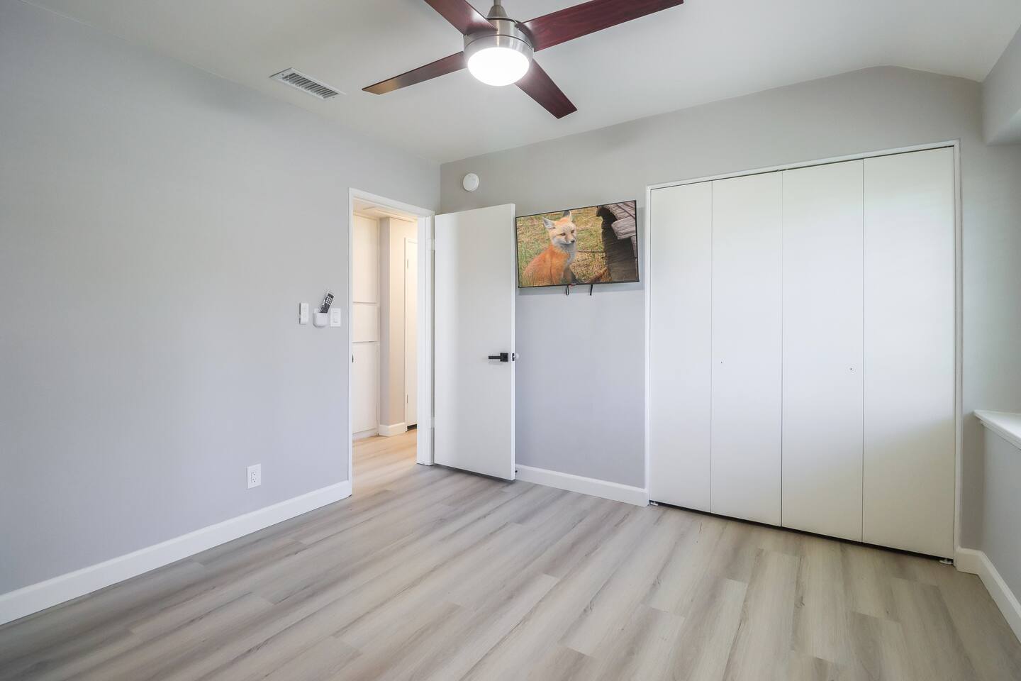 Bright Spacious Office with built-in Closet