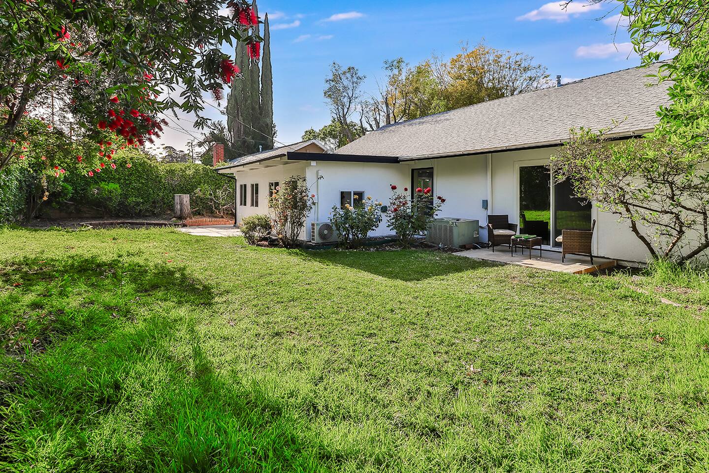SPACIOUS BACKYARD, OUTDOOR SPACE