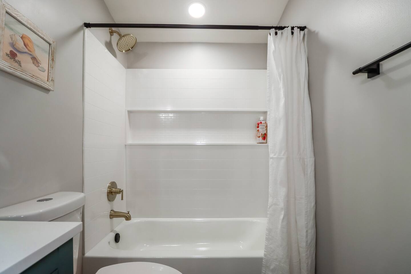 BATHTUB AND SHOWER, STORAGE SHELVES