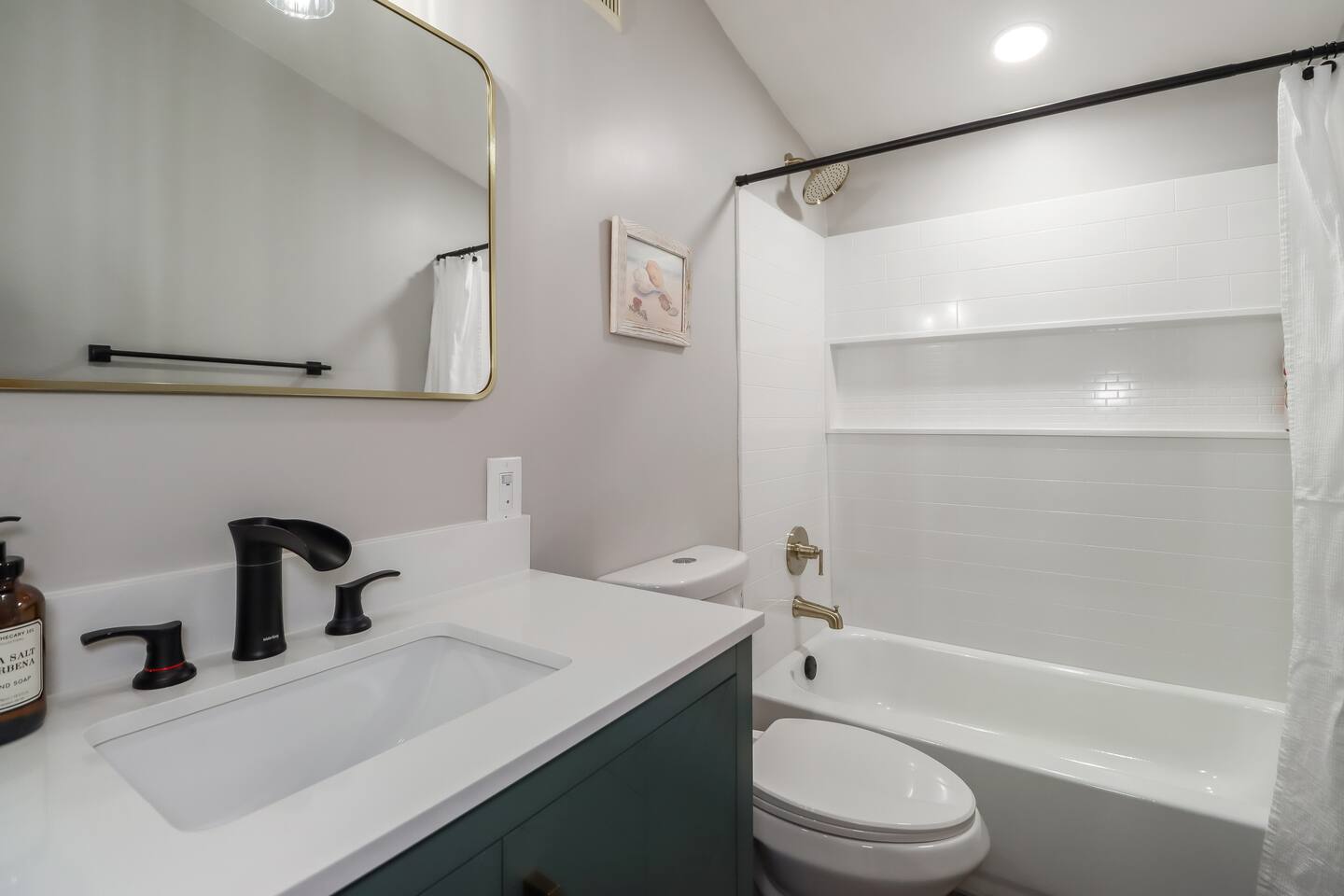 BATHTUB AND SHOWER, STORAGE SHELVES