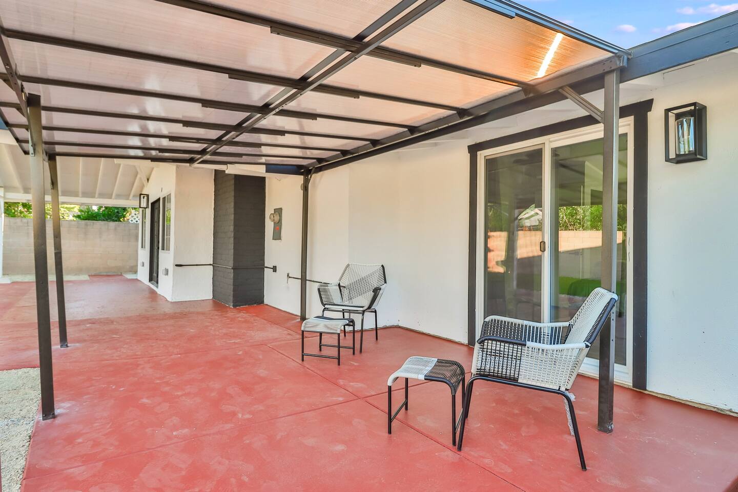 COVERED PATIO AND SANDBOX, FAMILY-FRIENDLY AMENITIES