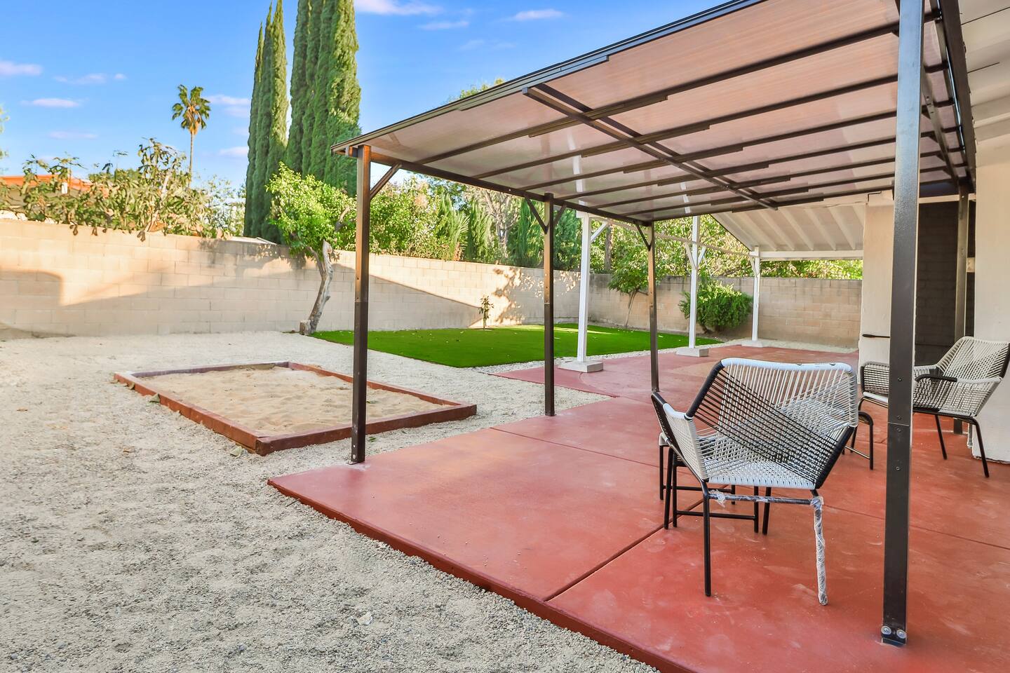 COVERED PATIO AND SANDBOX, FAMILY-FRIENDLY AMENITIES