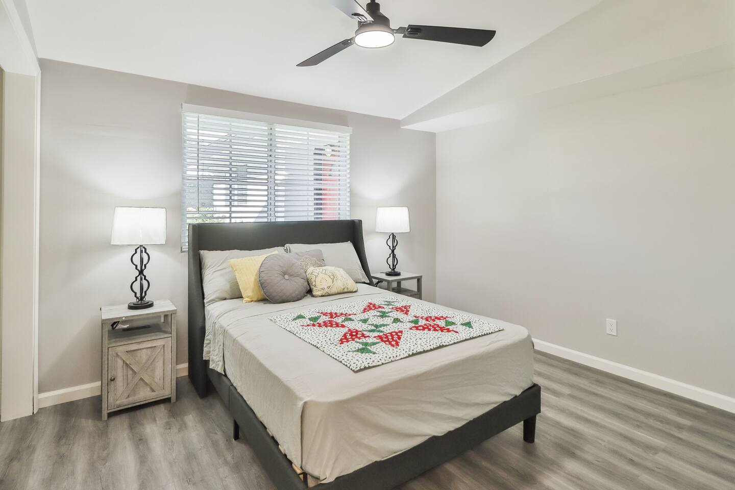 COMFORTABLE BEDROOM, FLAT-SCREEN TV, CEILING FAN
