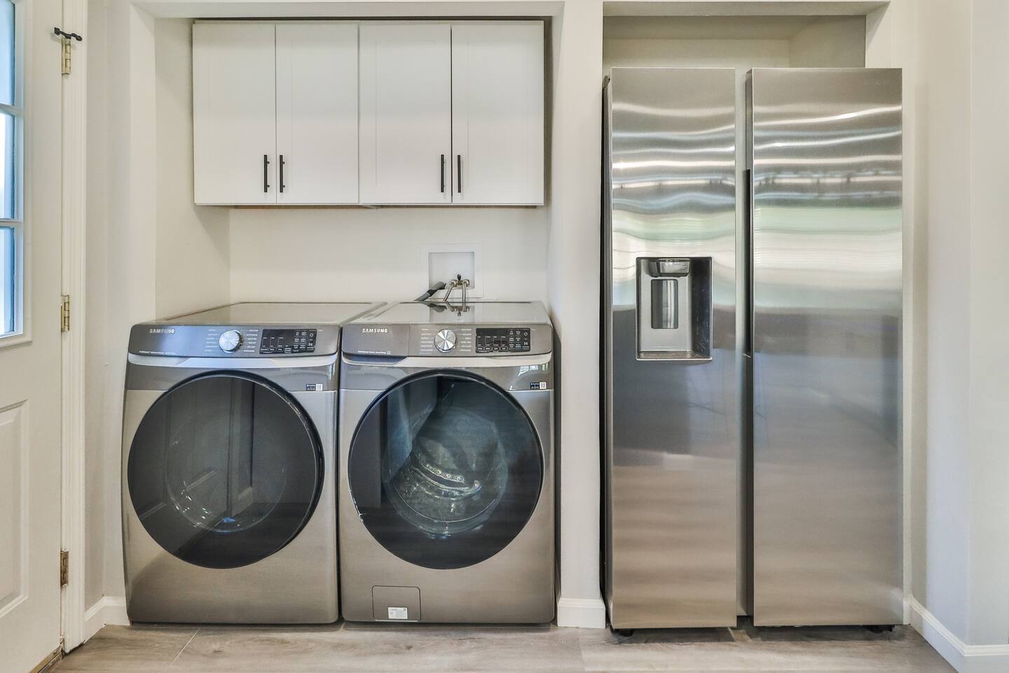 WASHER AND DRYER, CONVENIENT LAUNDRY