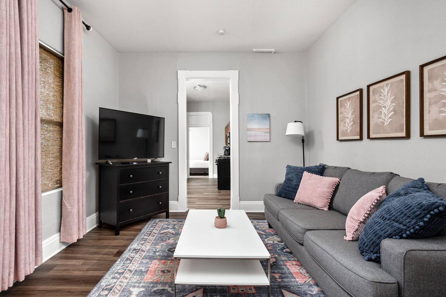 The Manta Ray - Spacious Apt, Walk to Mass Ave