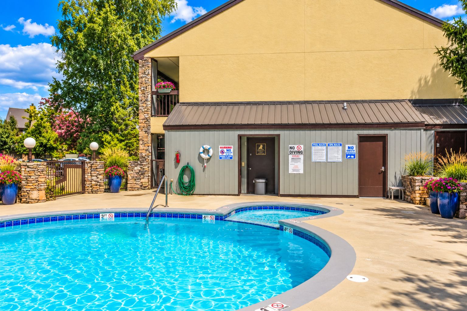 Seasonal community pool with shallow entry—perfect for family fun in the Smokies