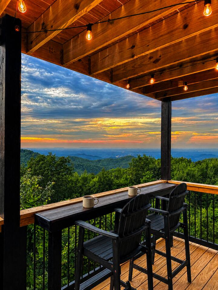 Step onto the newly designed deck and take in breathtaking panoramic mountain views—the perfect setting for morning coffee, sunset cocktails, or simply relaxing in the beauty of the mountains.