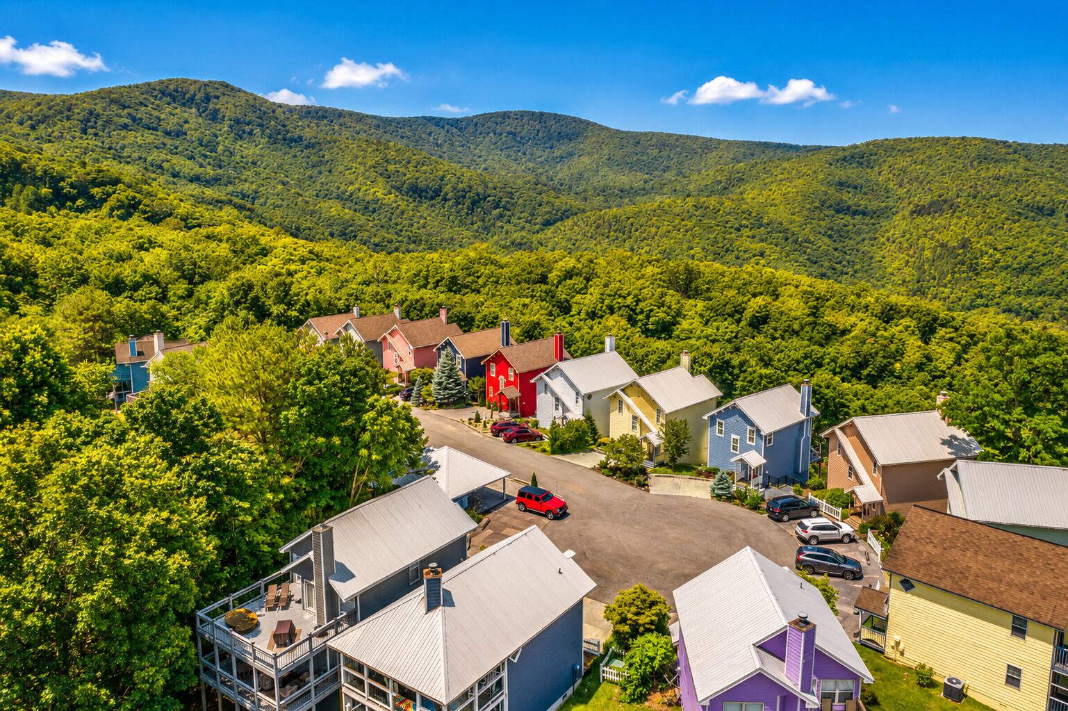 Tucked into a peaceful mountain community surrounded by breathtaking Smoky views
