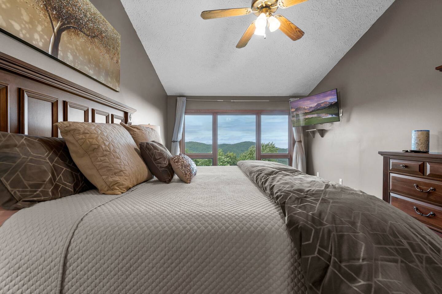 Bearly Fishing | Mountain Retreat with Two King Suites