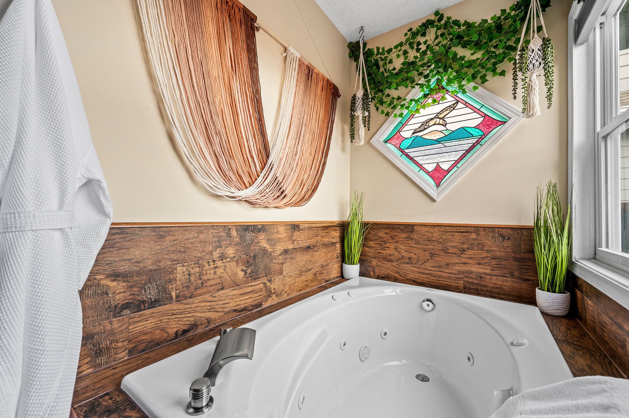 Relax and recharge in the oversized jetted tub—your own spa-like mountain escape