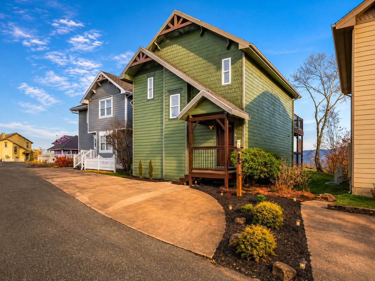 Welcome to your family’s Smoky Mountain home away from home! Enjoy convenient parking, a peaceful mountain setting, and plenty of space to relax—all while staying close to the excitement of Gatlinburg.