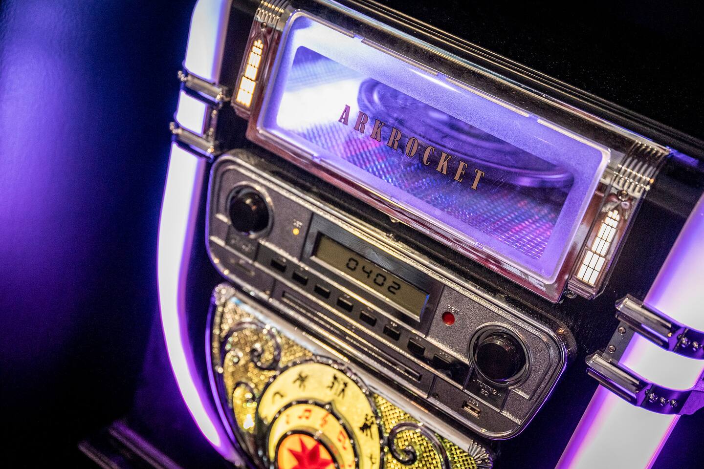 Turn up the fun with the chalet’s retro-style jukebox! Pick your favorite tunes and create the perfect soundtrack for family game nights, dancing, and unforgettable memories together in the Smoky Mountains.