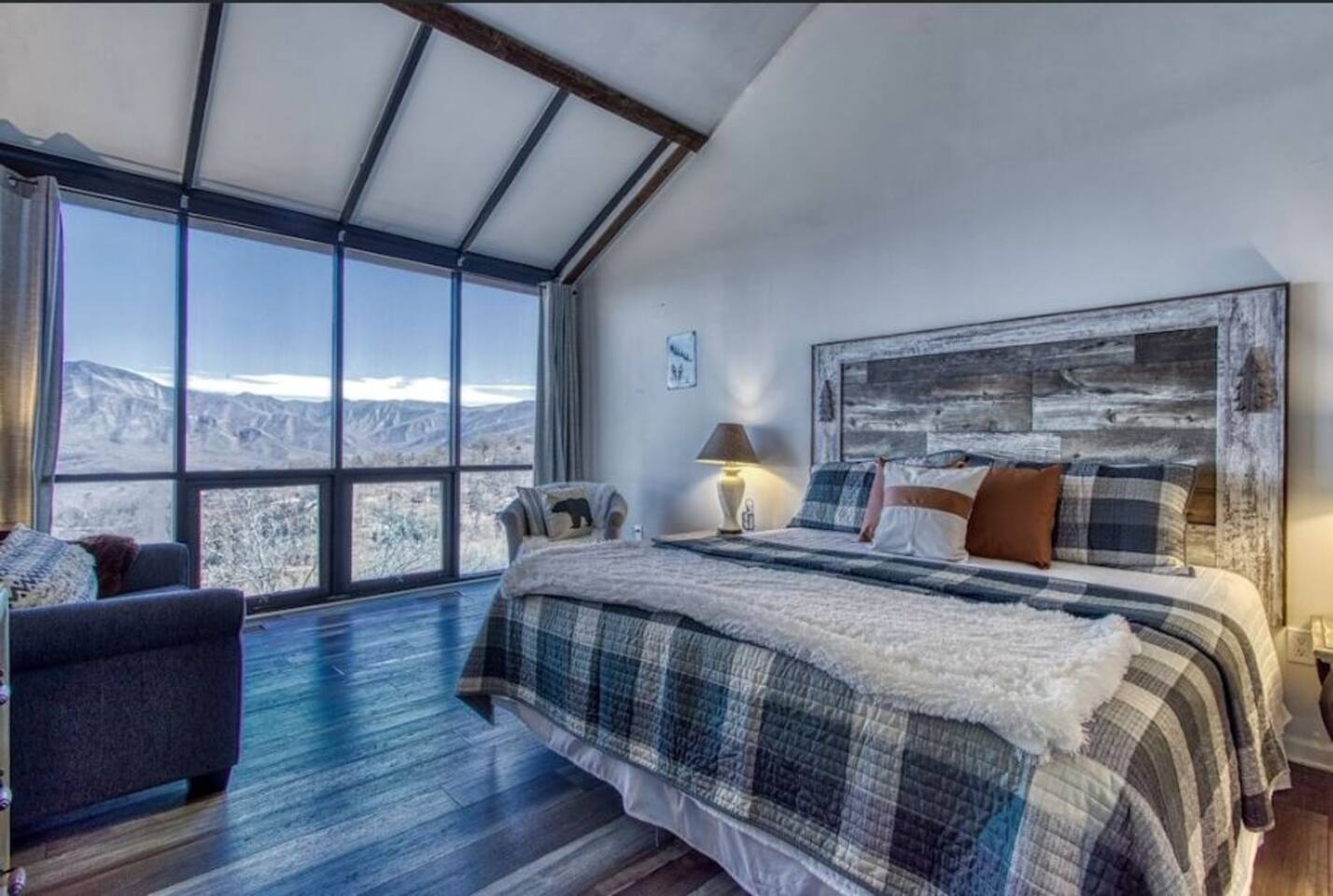 Upstairs Master Suite with wonderful mountain views