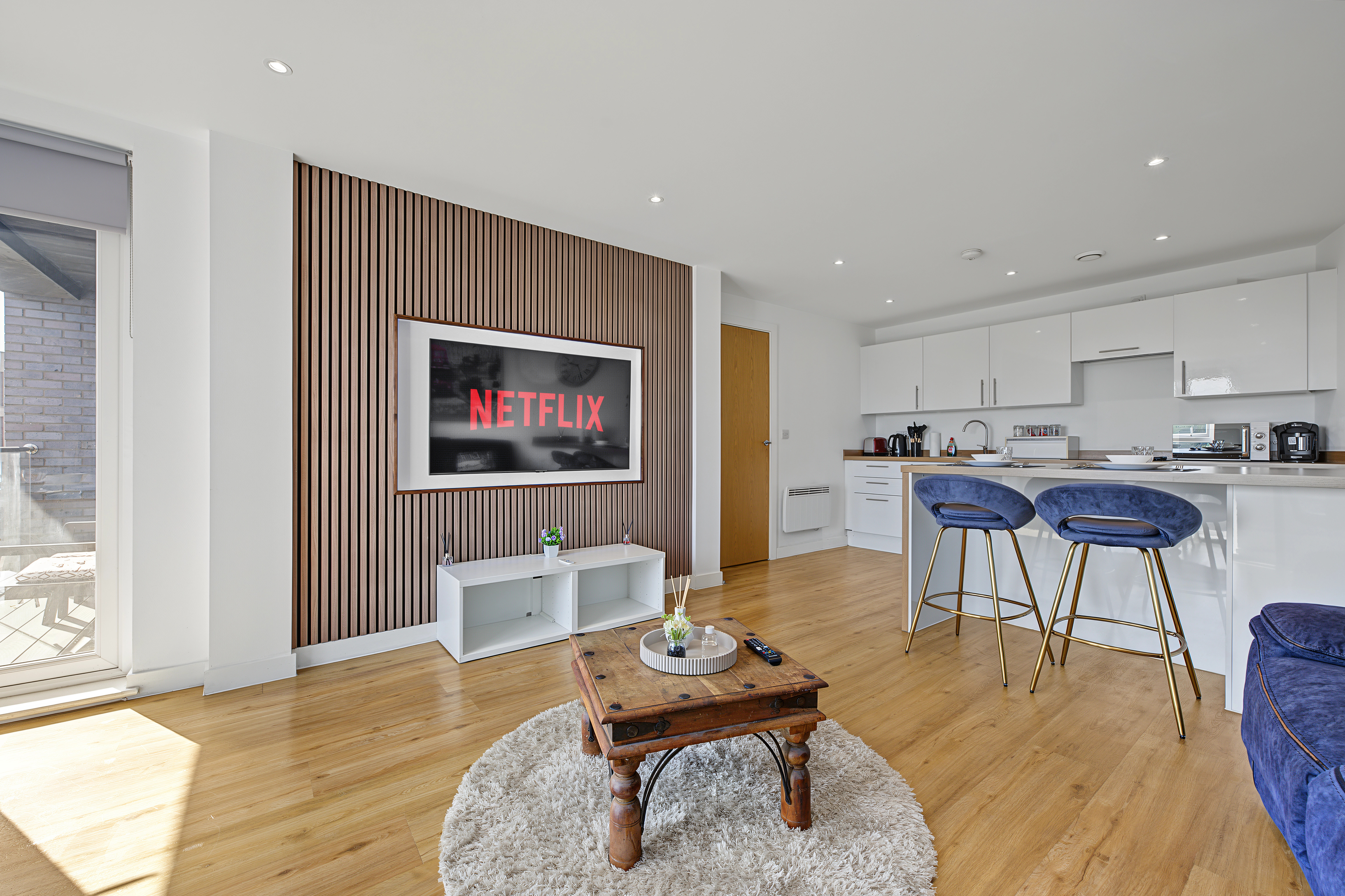 City Centre 2BR • Workspace • Gym • Parking Spot