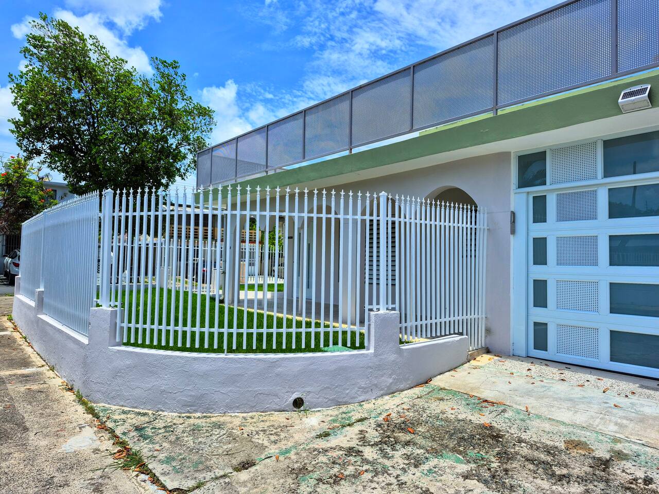 Casa Abuela Spacious Home, near mall & restaurant