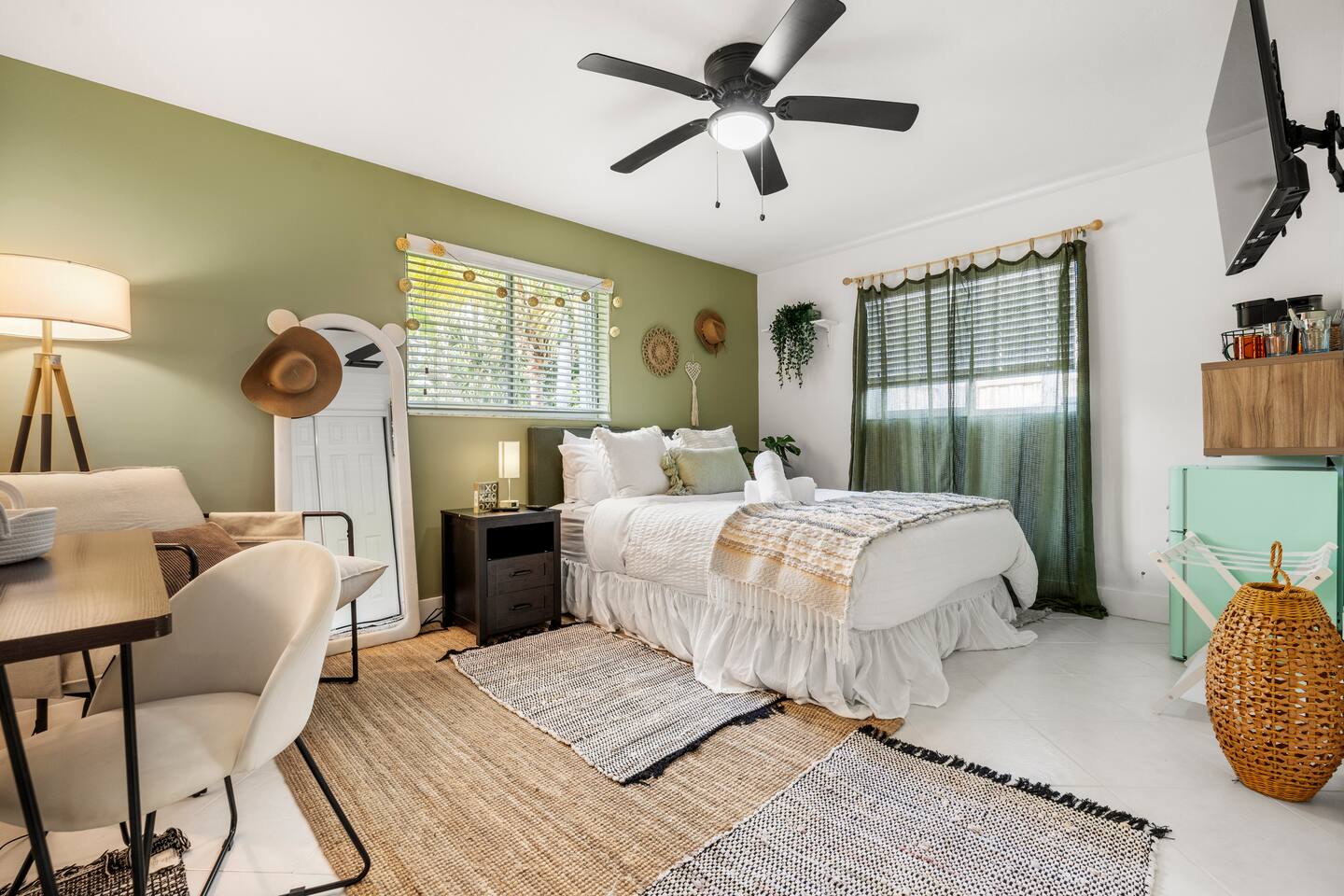 New Experiences I Boho Room I Ft Lauderdale