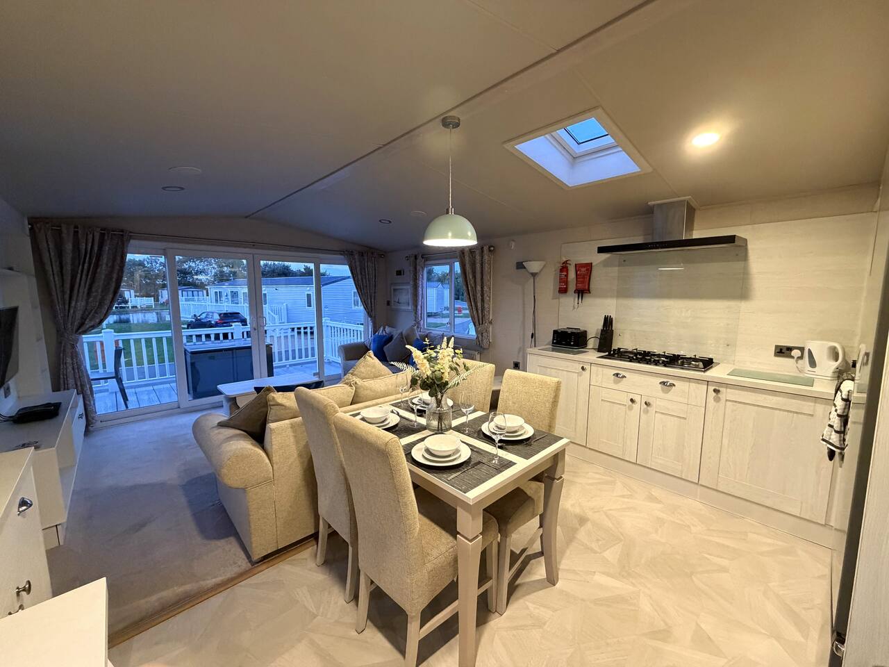 Lakeside Retreat | Mablethorpe | Sleeps 6