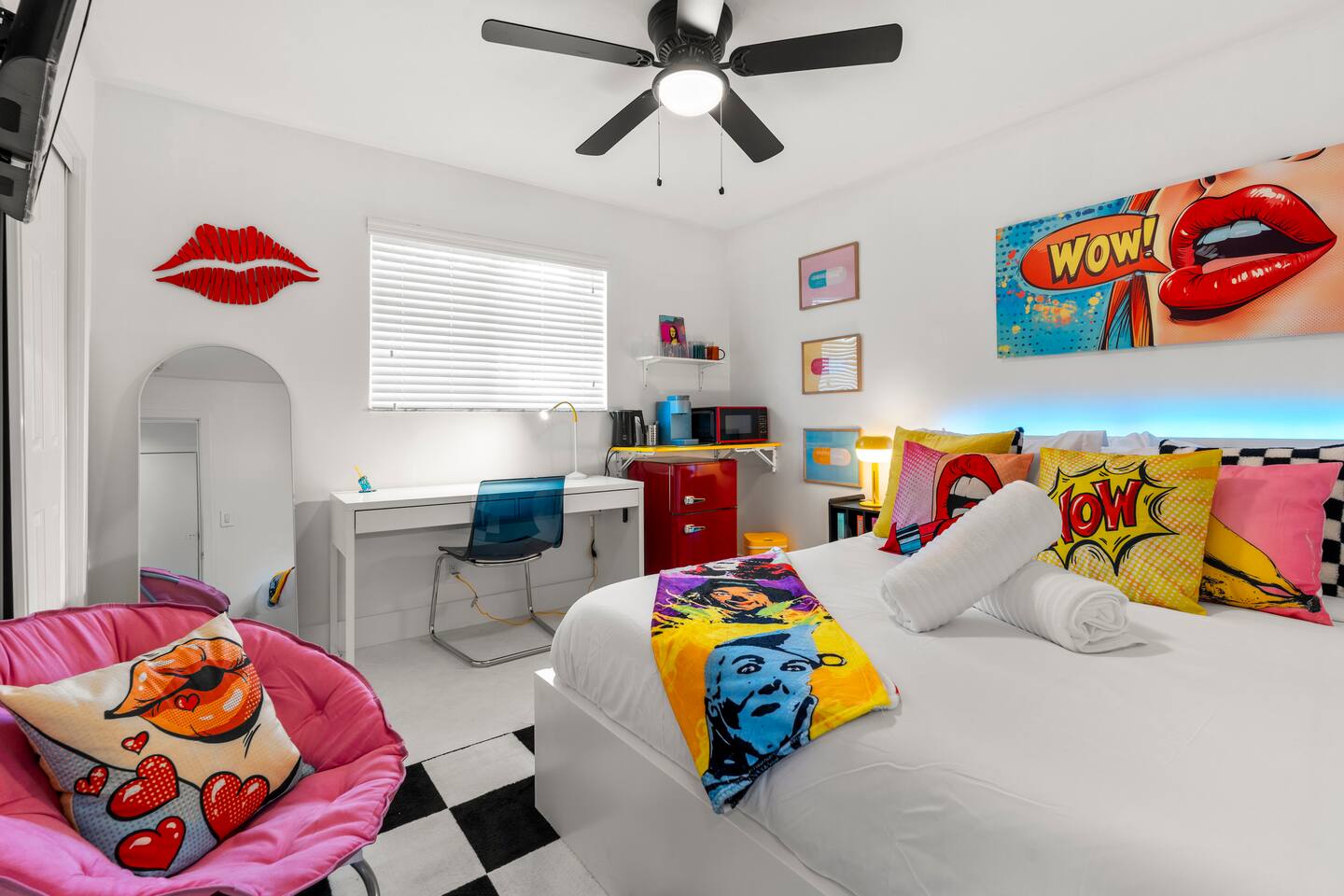 Andy Warhol Room | Gym, Yoga & Office I Near FLL