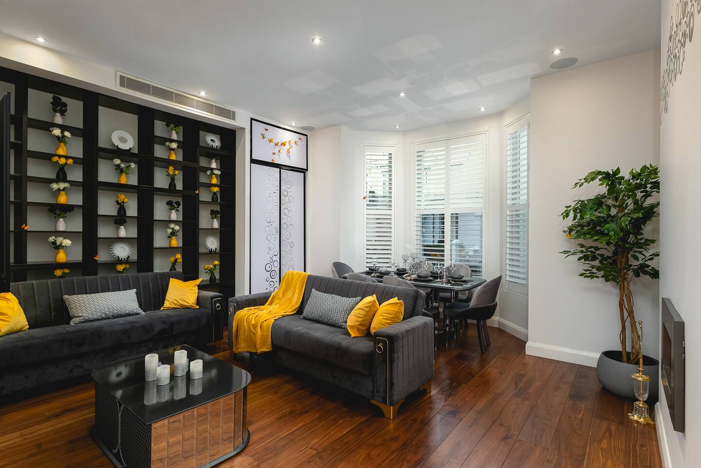 ' Three Bed Apt with Patio in Famous Chelsea '
