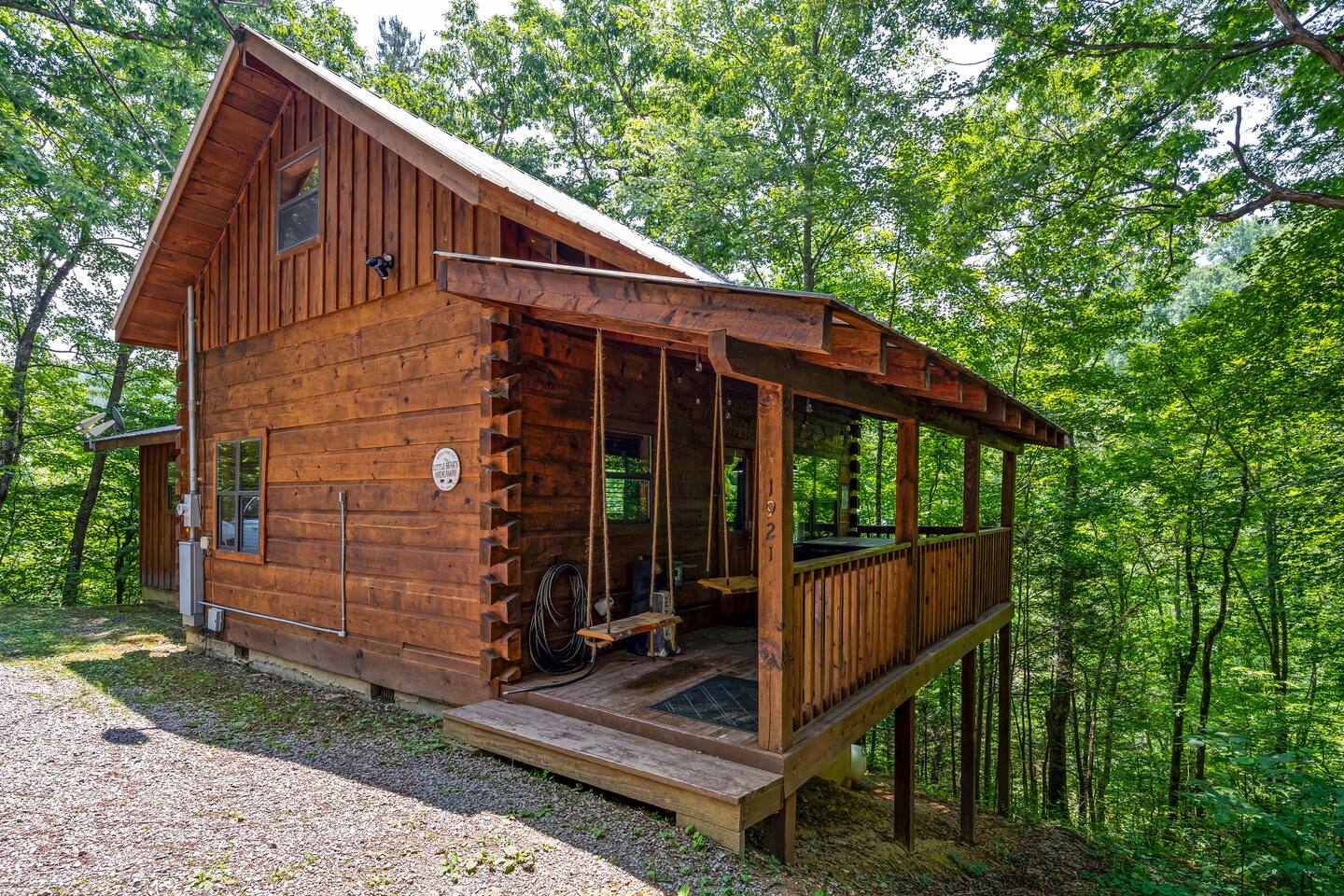 Enjoy your stay at this rustic yet modern cabin and stay close yet tucked away from all the hustle and bustle