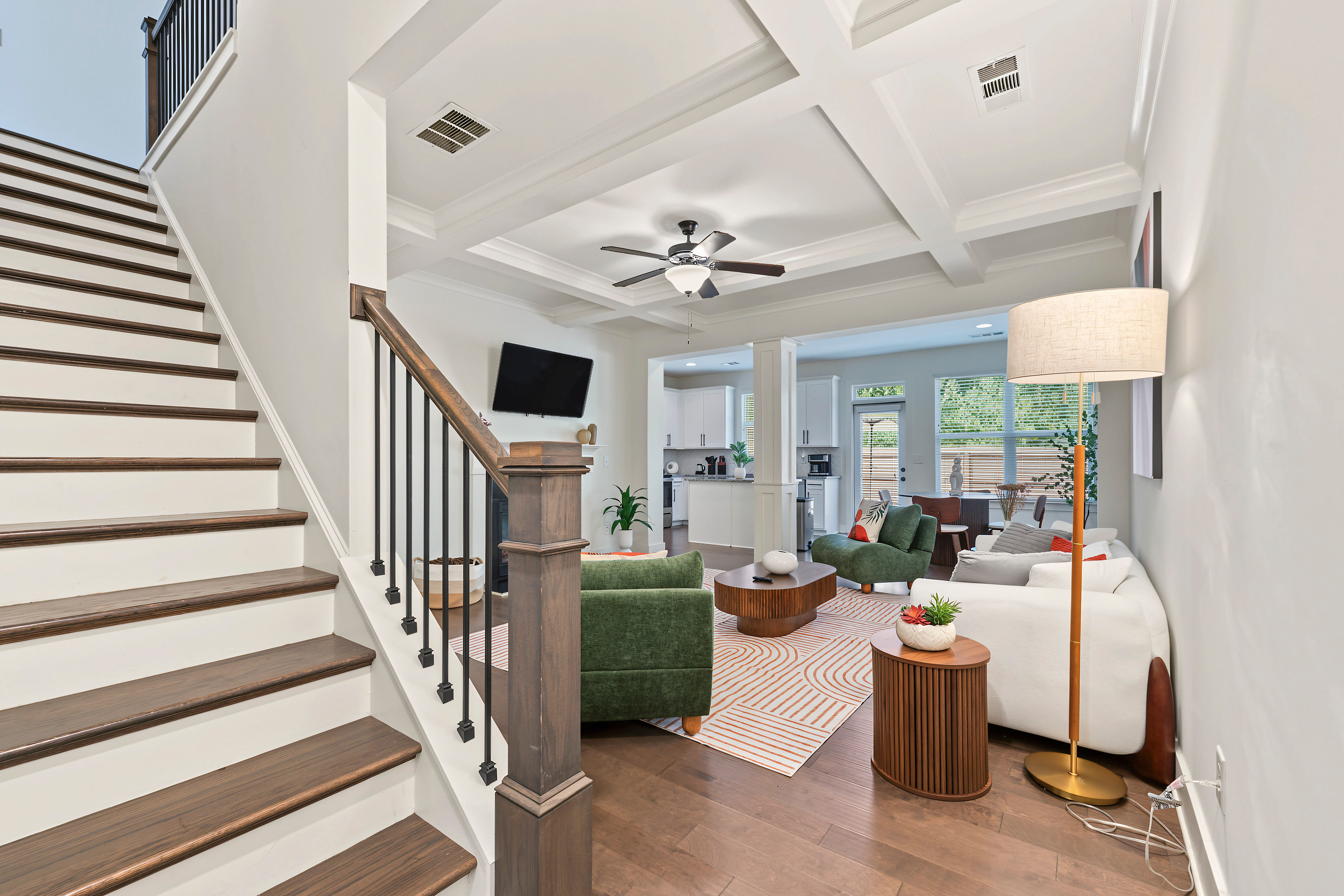 Modern 3BR Townhome with Dual Workspaces Near Stonecrest, photo 1 of 25