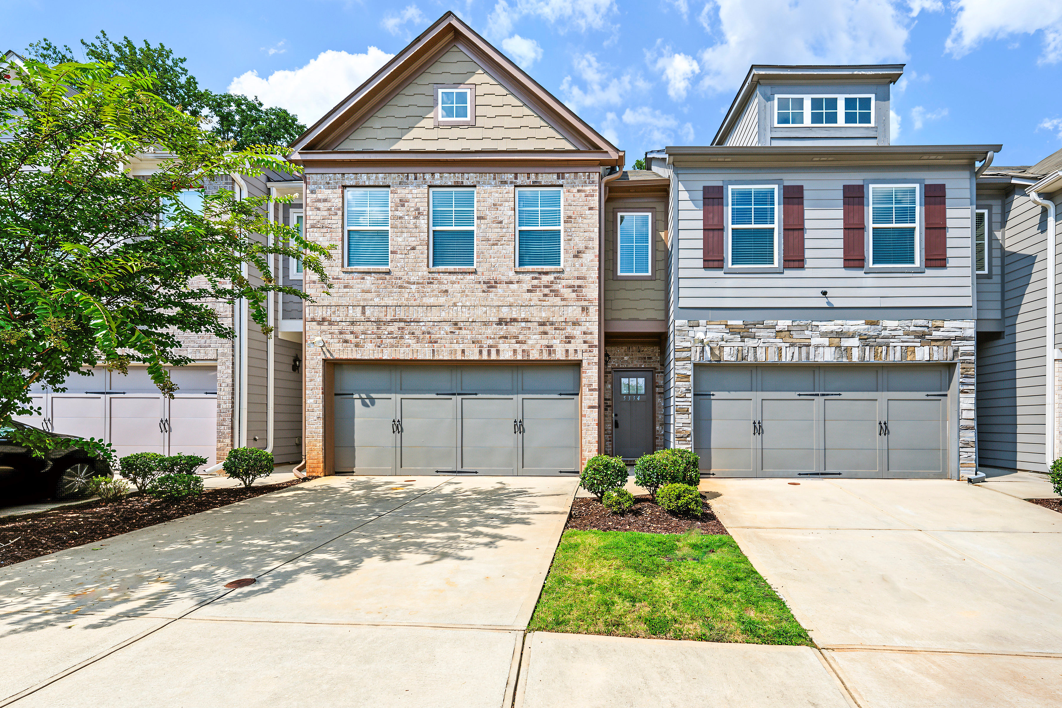 Modern 3BR Townhome with Dual Workspaces Near Stonecrest, photo 4 of 25