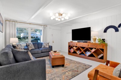 Hillside rental in Mobile