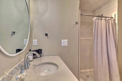 Ensuite walk-in shower