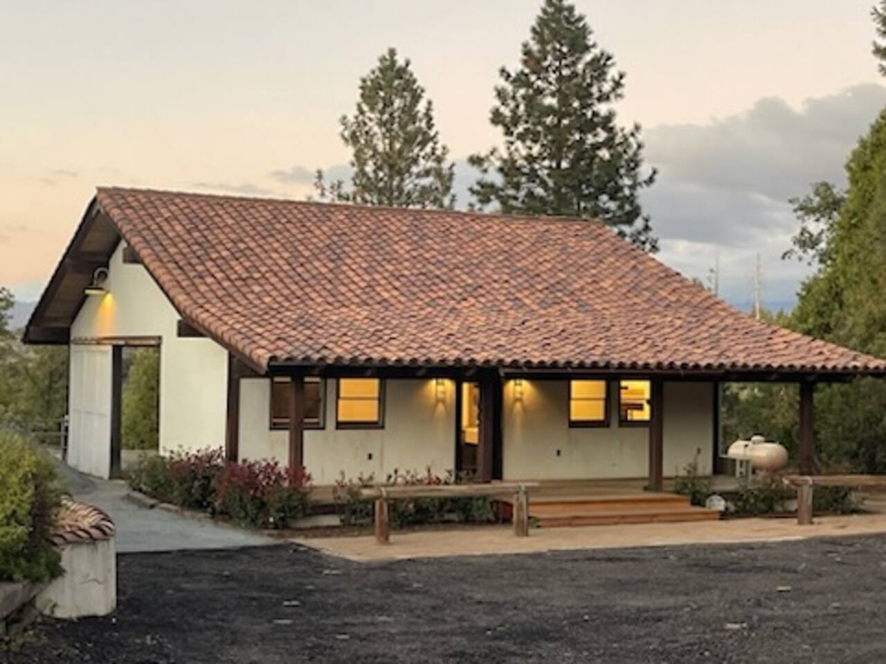 Designer Tiny House At the Meadow Lakes Orchard