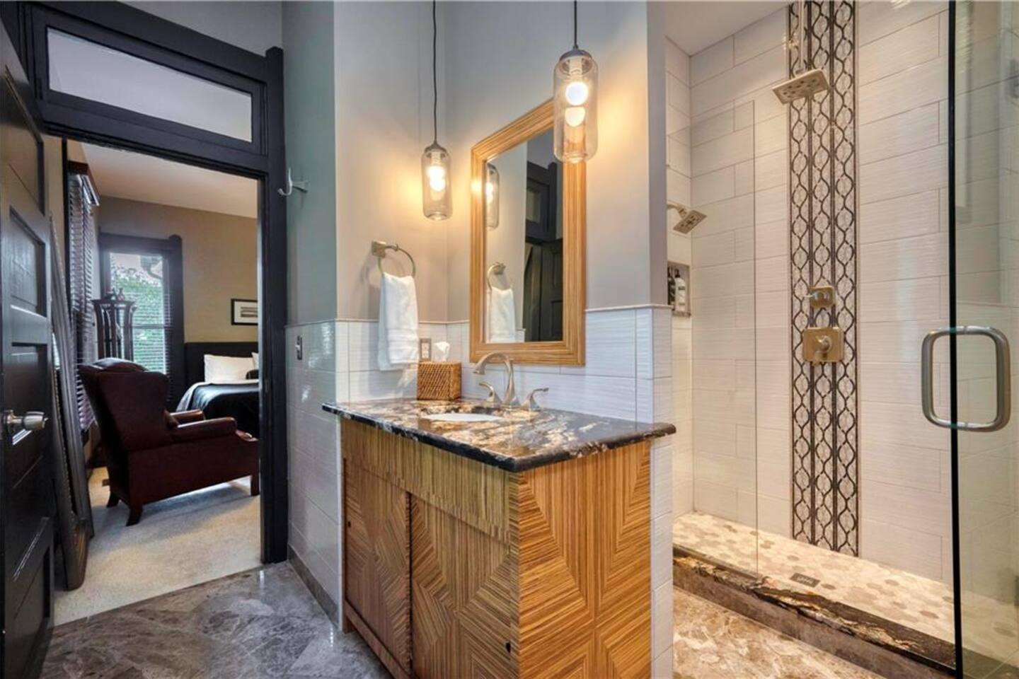 Jack and Jill bathroom between the master bedrooms on the ground floor.