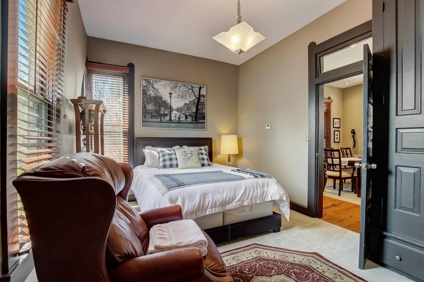 Queen size master bedroom on the ground floor attached to the bathroom.