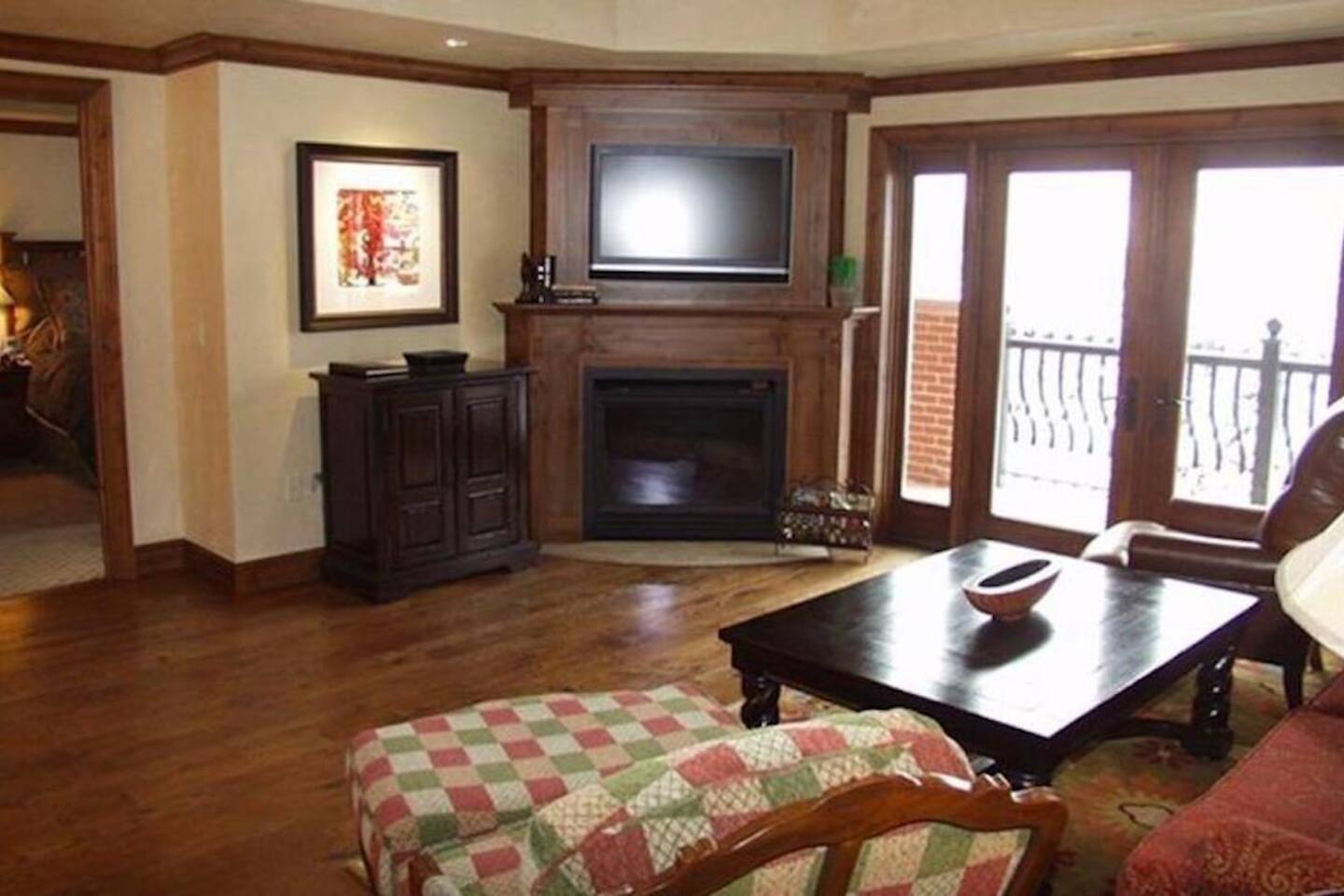 ASPEN MOUNTAIN RESIDENCES FORMALLY THE GRAND HYATT ASPEN IN TOWN