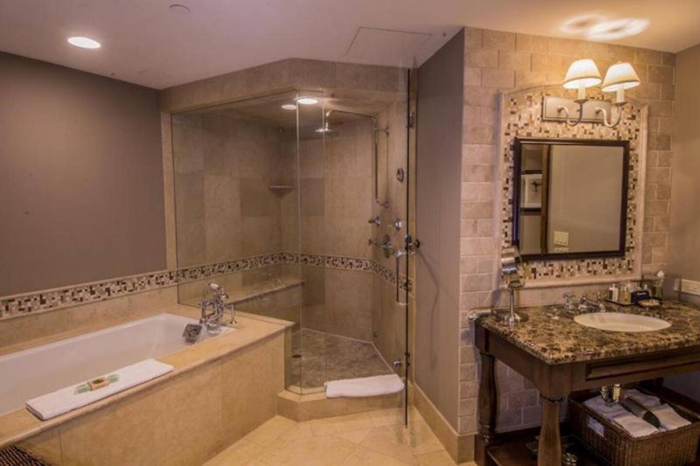 ASPEN MOUNTIAN RESIDENCES FORMALLY THE GRAND HYATT ASPEN IN TOWN - BATHROOM