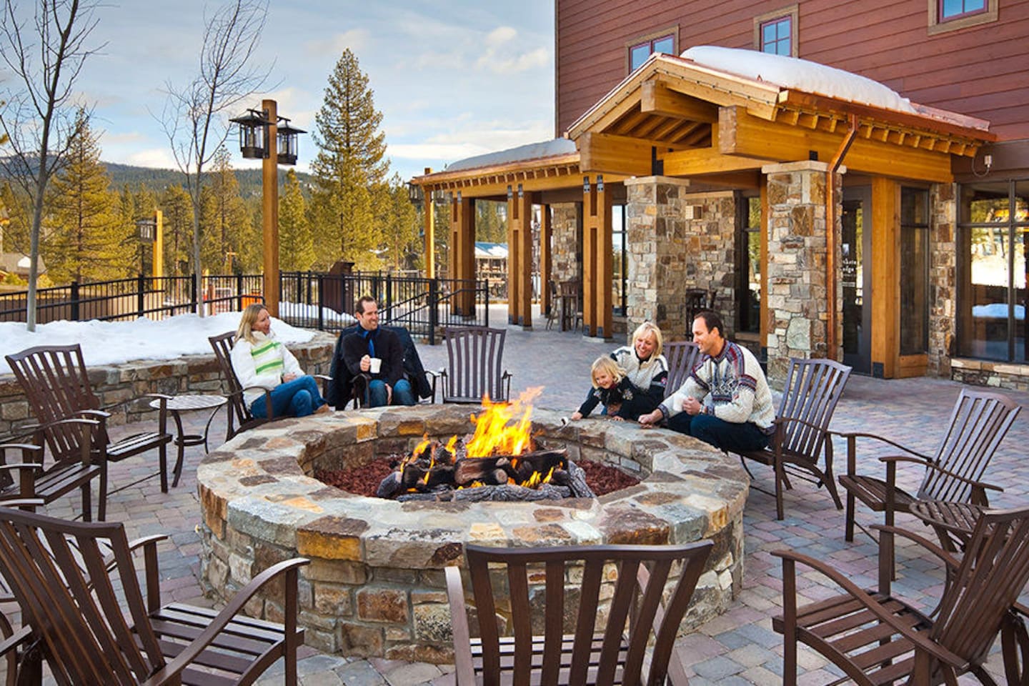 NORTHSTAR LODGE LUXURY RESORT, RESORT, LAKE TAHOE RESORT FIRE PIT