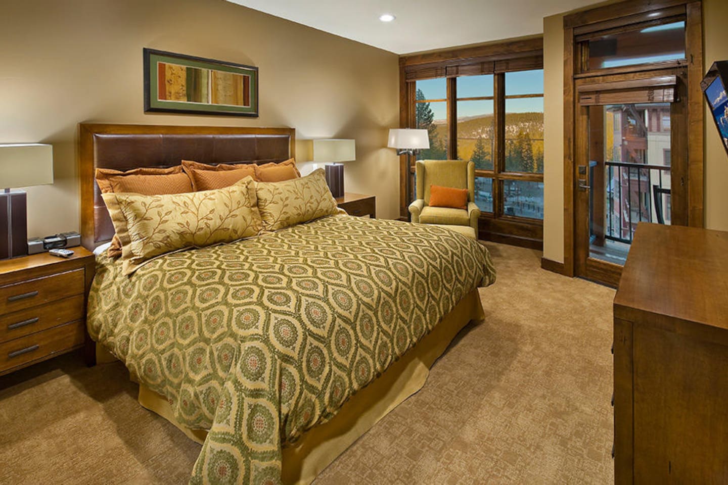 NORTHSTAR LODGE LUXURY RESORT, RESORT, LAKE TAHOE  BEDROOM