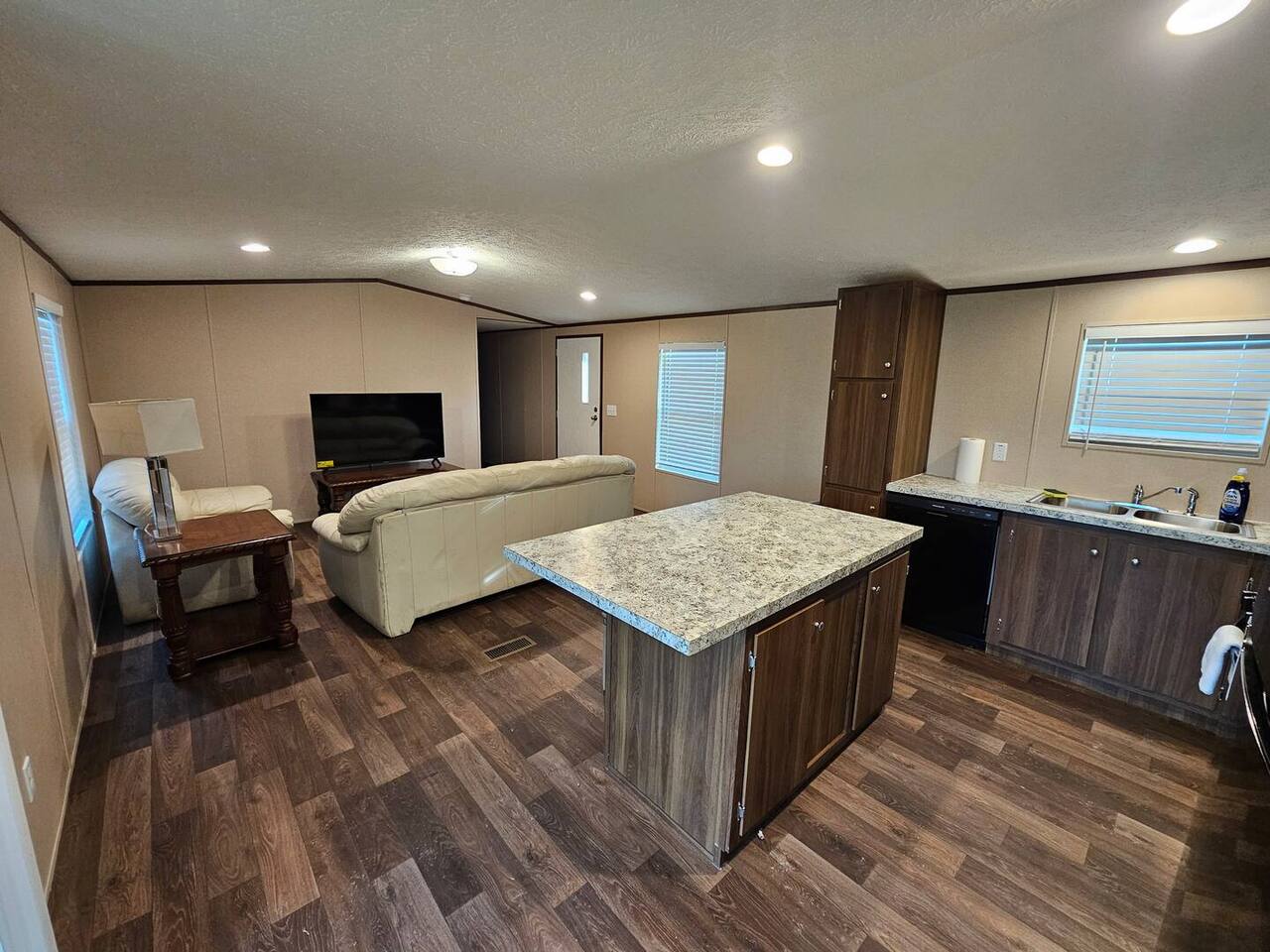 702 B Kamp Bellflower