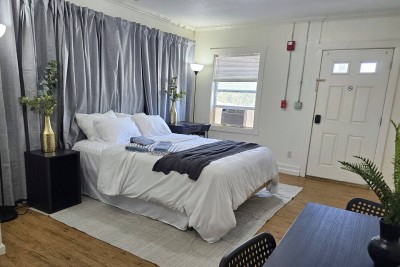 Oliver Sparks - Apt 10 rental in Paola
