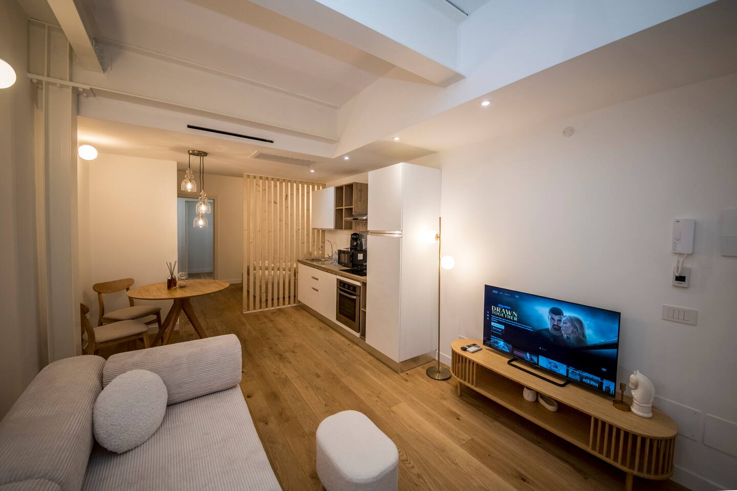 Mahon 1BR| Quiet, Near Tram, Metro, Duomo, Station