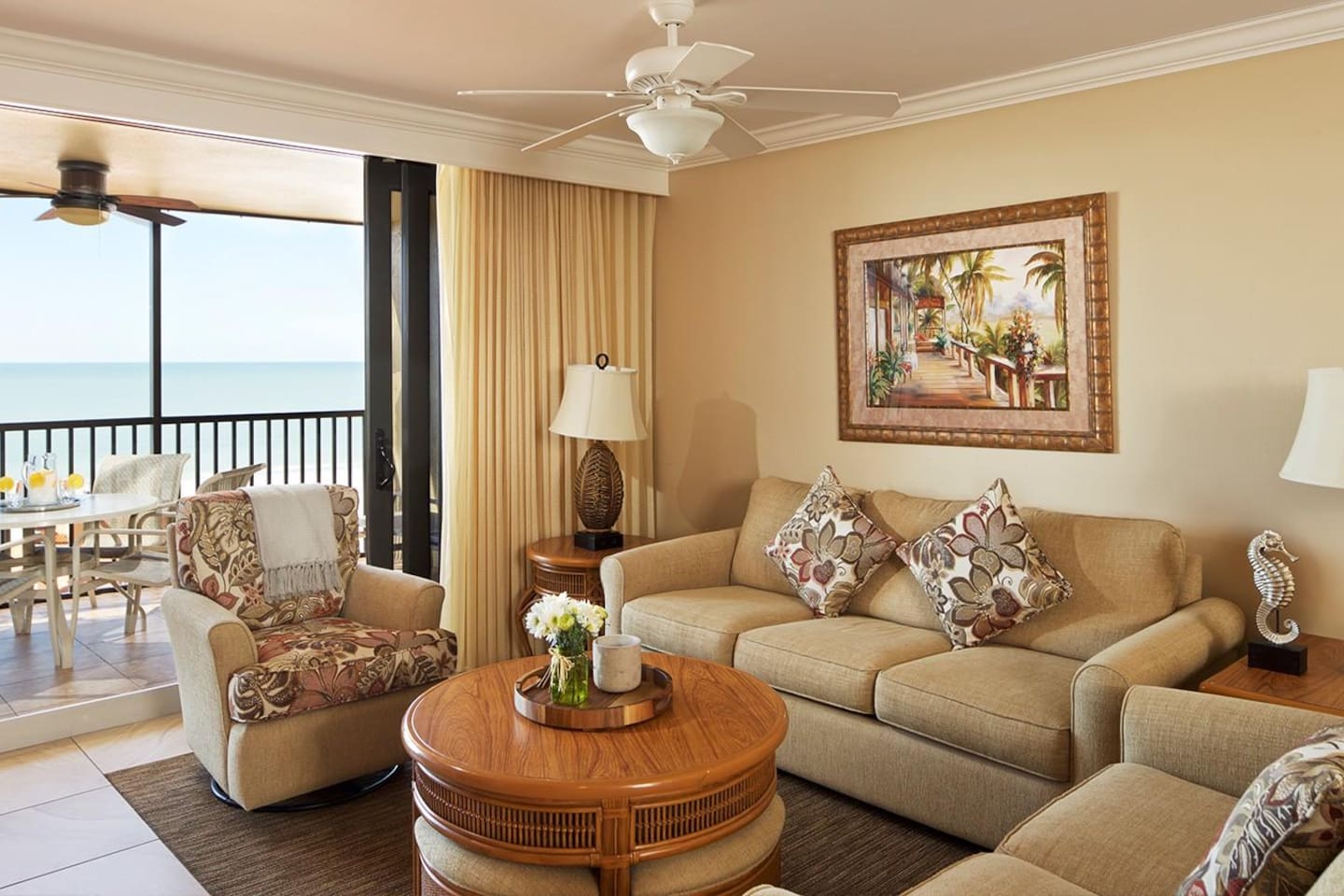 EAGLE'S NEST RESORT/HOTEL MARCO ISLAND! LIVING AREA VIEW.