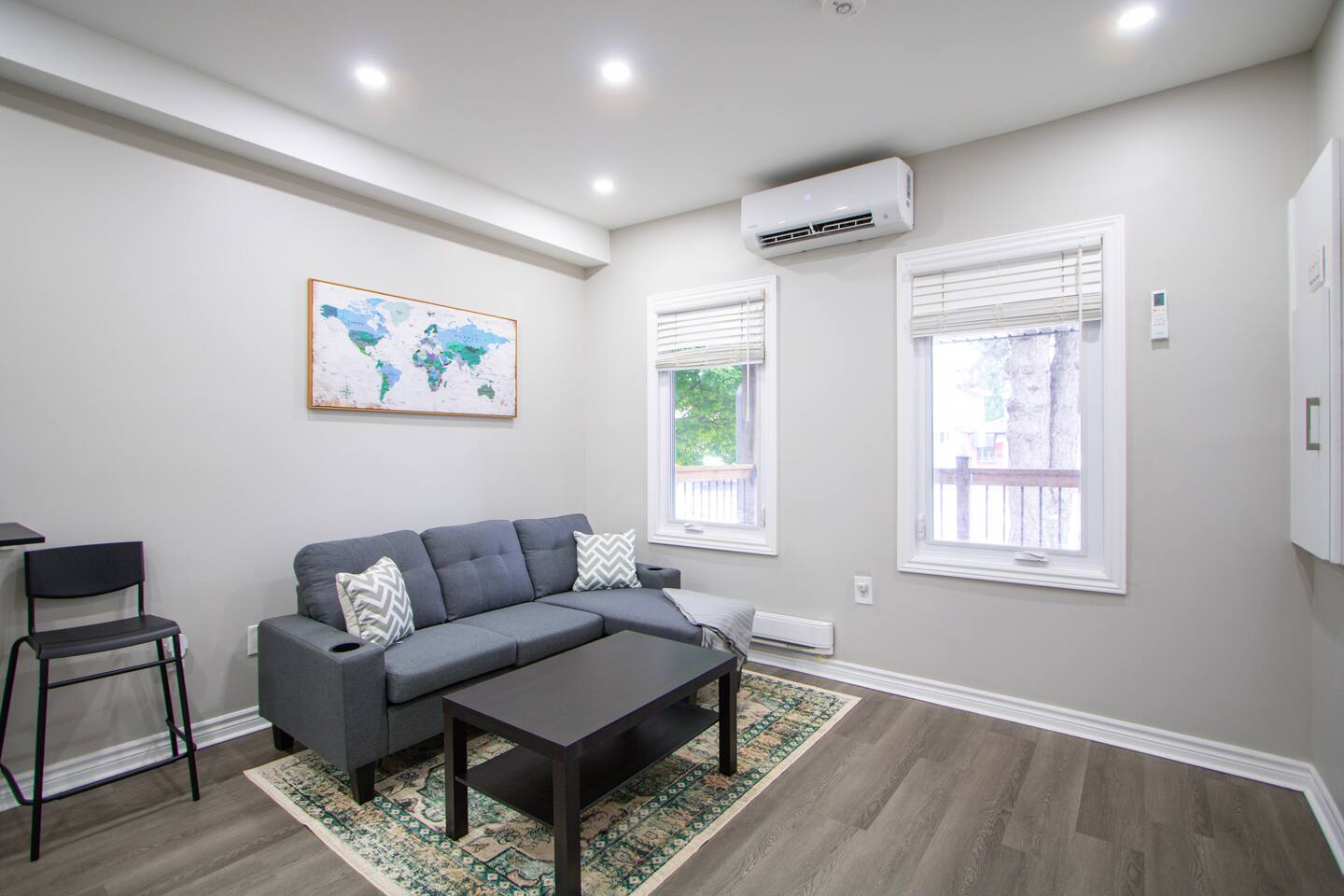 Charming Entire Apartment In Old South