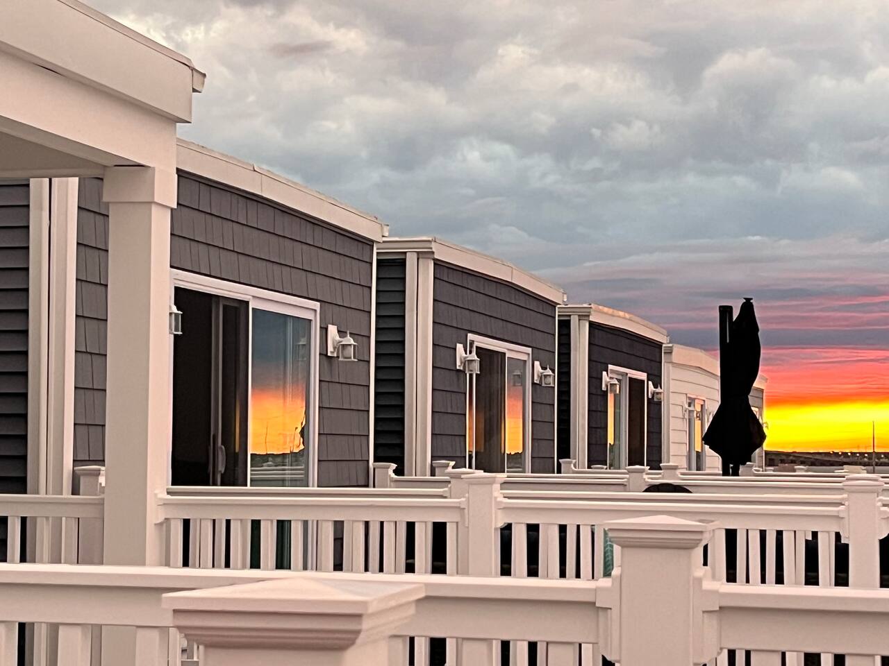 5 Bedroom Beach Block House: Ocean and Bay Views