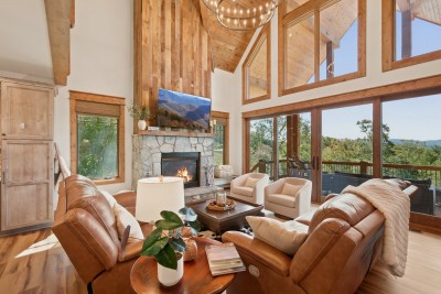 Evenlight Retreat - Cabin Rental in Elk Park, NC