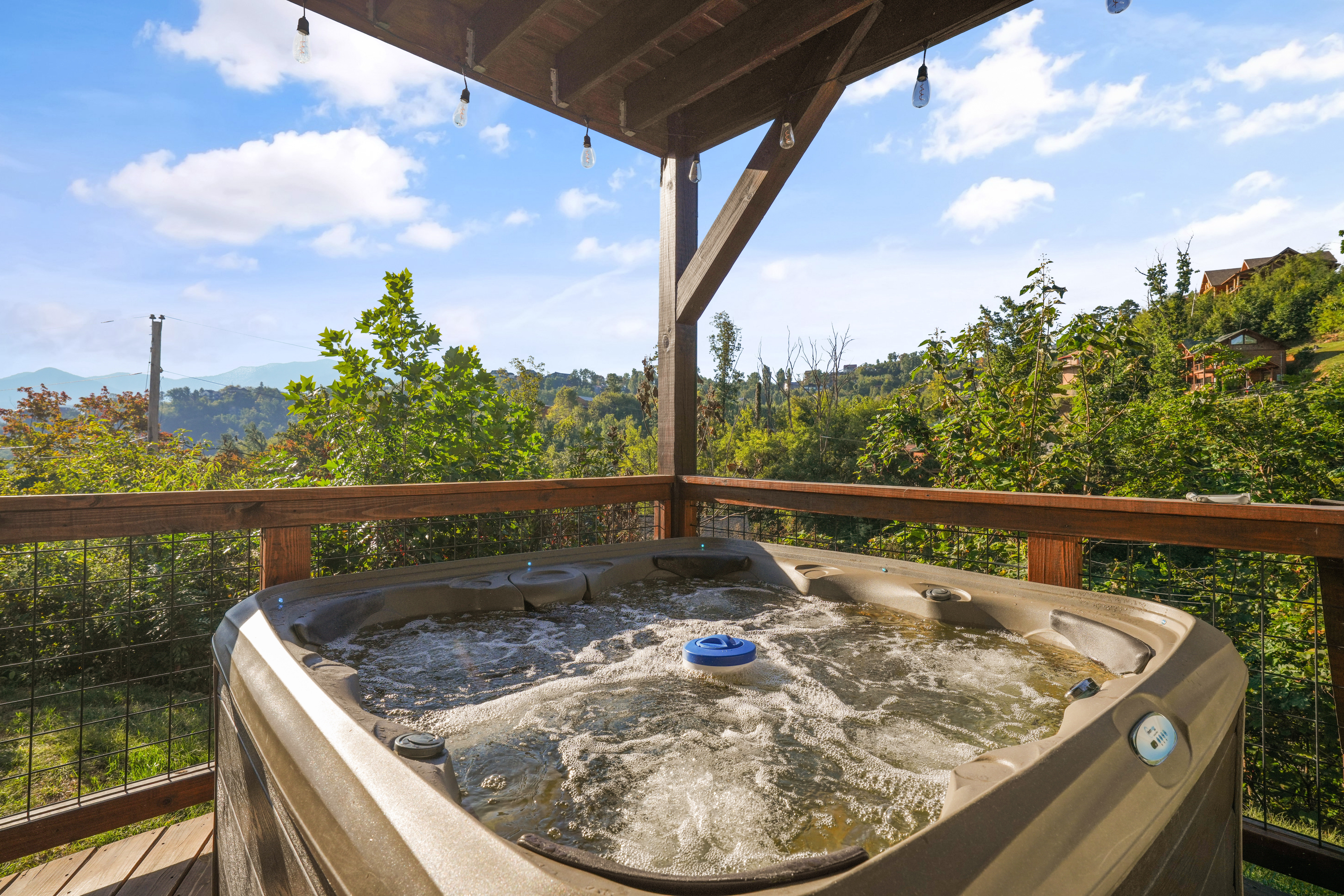 Mountain View Hot Tub | King Bed in Every Room