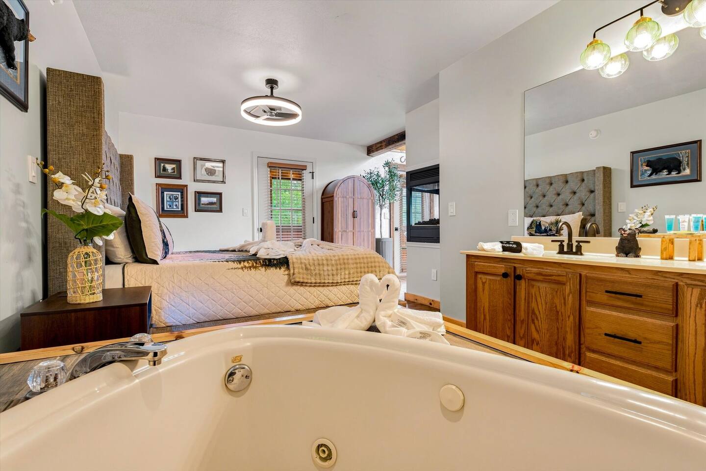 Heart shaped jetted tub, for the romantic get aways!