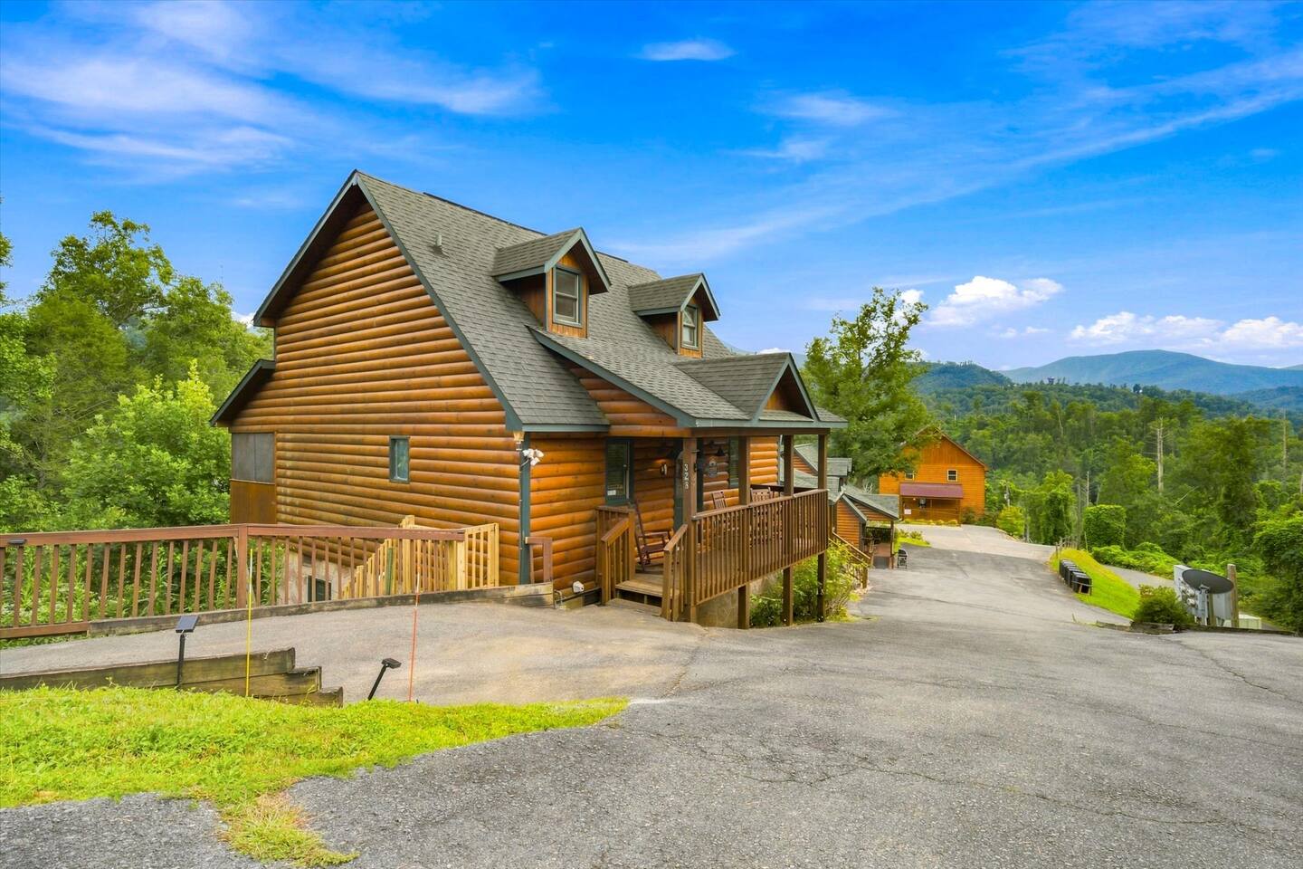 Easy to find! 5 min from town!
