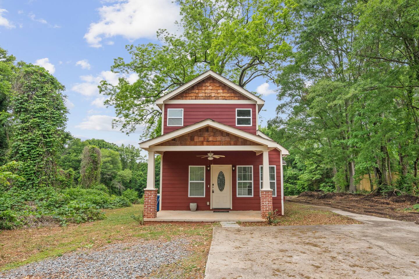 Stylish 4BR Home Near ATL Airport & Downtown, photo 4 of 30