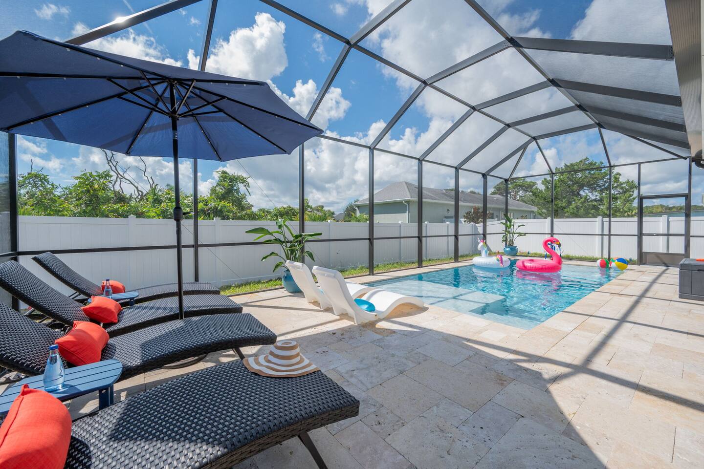 Heated Pool, 10 min walk to Beach, Games & Firepit – Photo 13