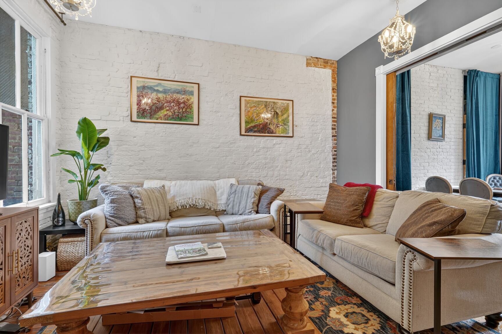 Capitol Hill Townhouse | 3BR, 2 Blks Metro